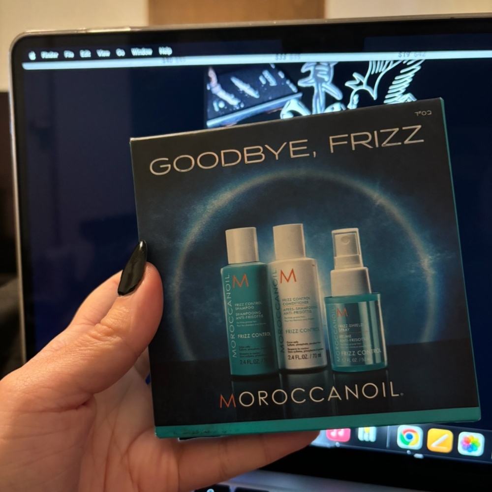 Moroccan oil goodby frizz travel set